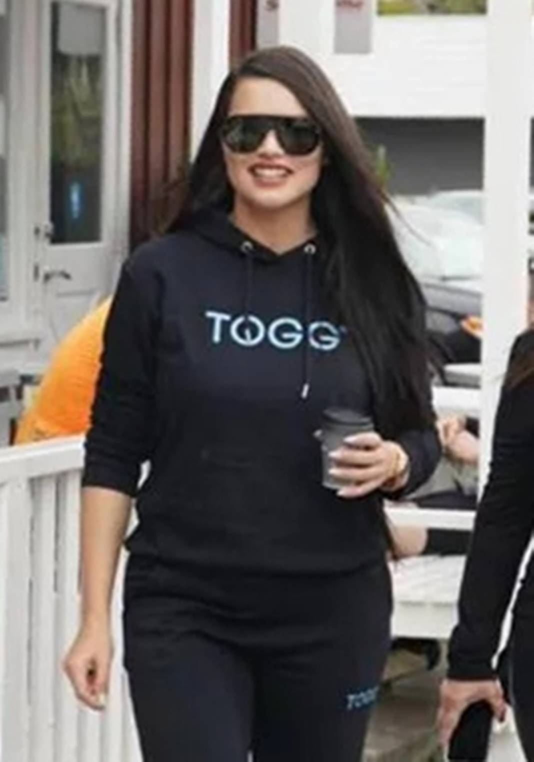 Adriana Lima, TOGG tişörtü giydi, sosyal medya yıkıldı! Görenler şaştı kaldı 5